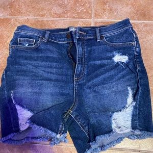 ❤️MAKE AN OFFER❤️ womens Jean shorts